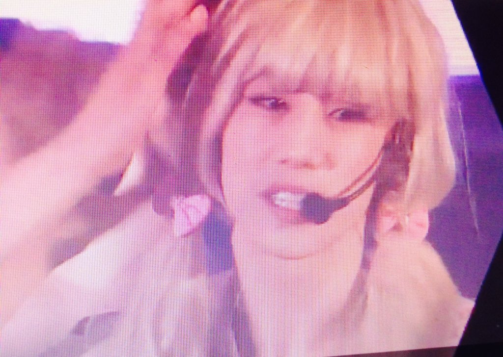 MarkBinDai's tweet photo. 160430 #GOT7 Mark💜 วันนี้สวยกว่าเมื่อวานอีก...😂 #FlyinSeoul https://t.co/0sTcdWaOSG