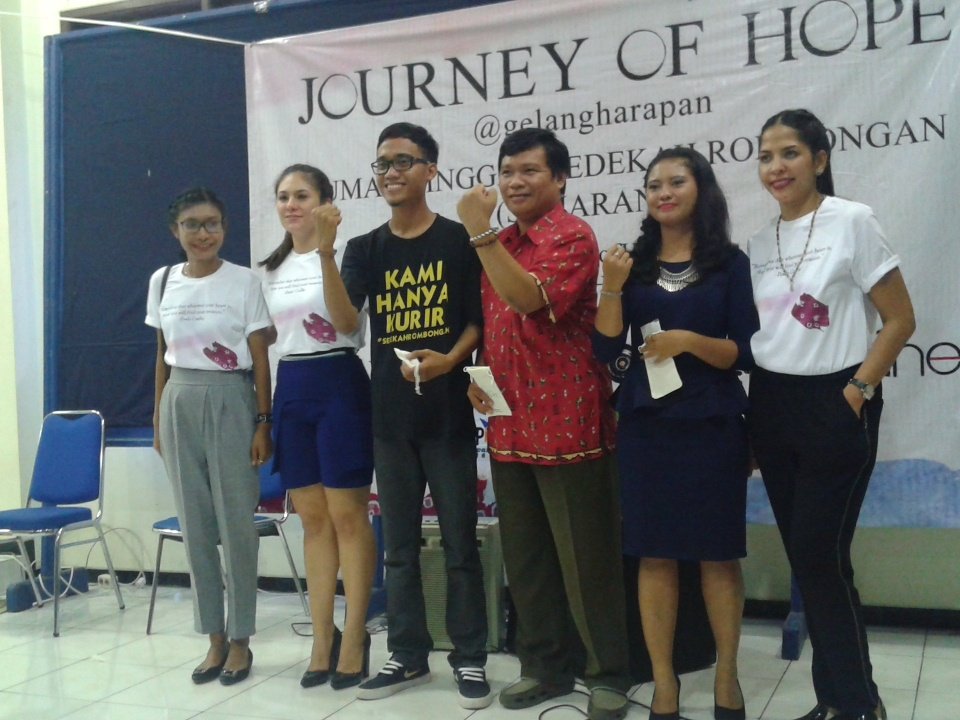 ketua HP FEST, bersama Kaprodi, Sedekah Rombongan, serta Founder of HOPE 💐