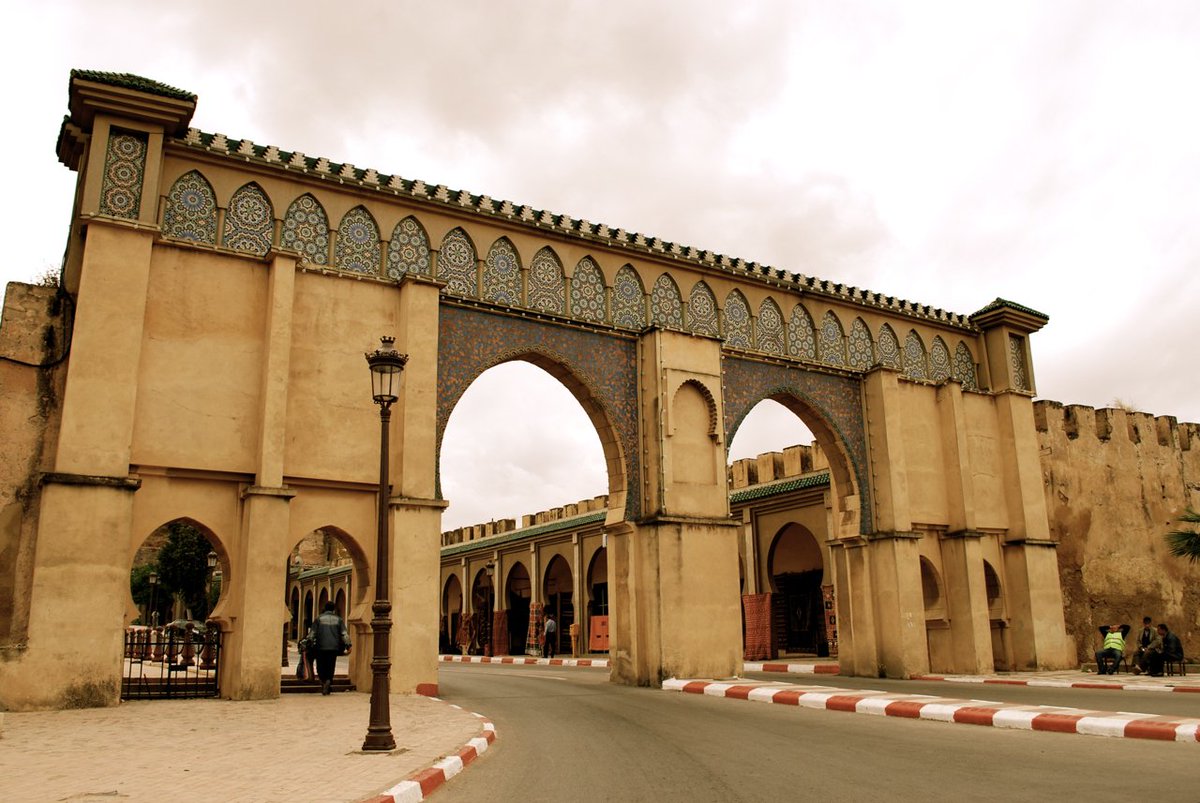 LGTBNews's tweet photo. MARRUECOS > Dan una paliza a un travesti en plena calle en la ciudad de #Meknès https://t.co/jDdNi5nbS4 https://t.co/8tKm0dUQJ7
