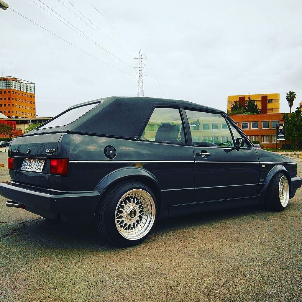 VeeDubMk1_'s tweet photo. #golfmk1 #cabriolet #vw#oldschool #germanstyle #morelow #bbs #rs #mk1golf #euroelements #lotengoenmigaraje #freespi… https://t.co/66cdD3Y51M