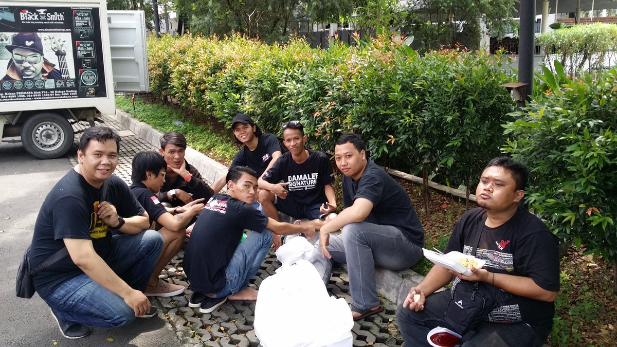 IndonesianBassFamily tweet media