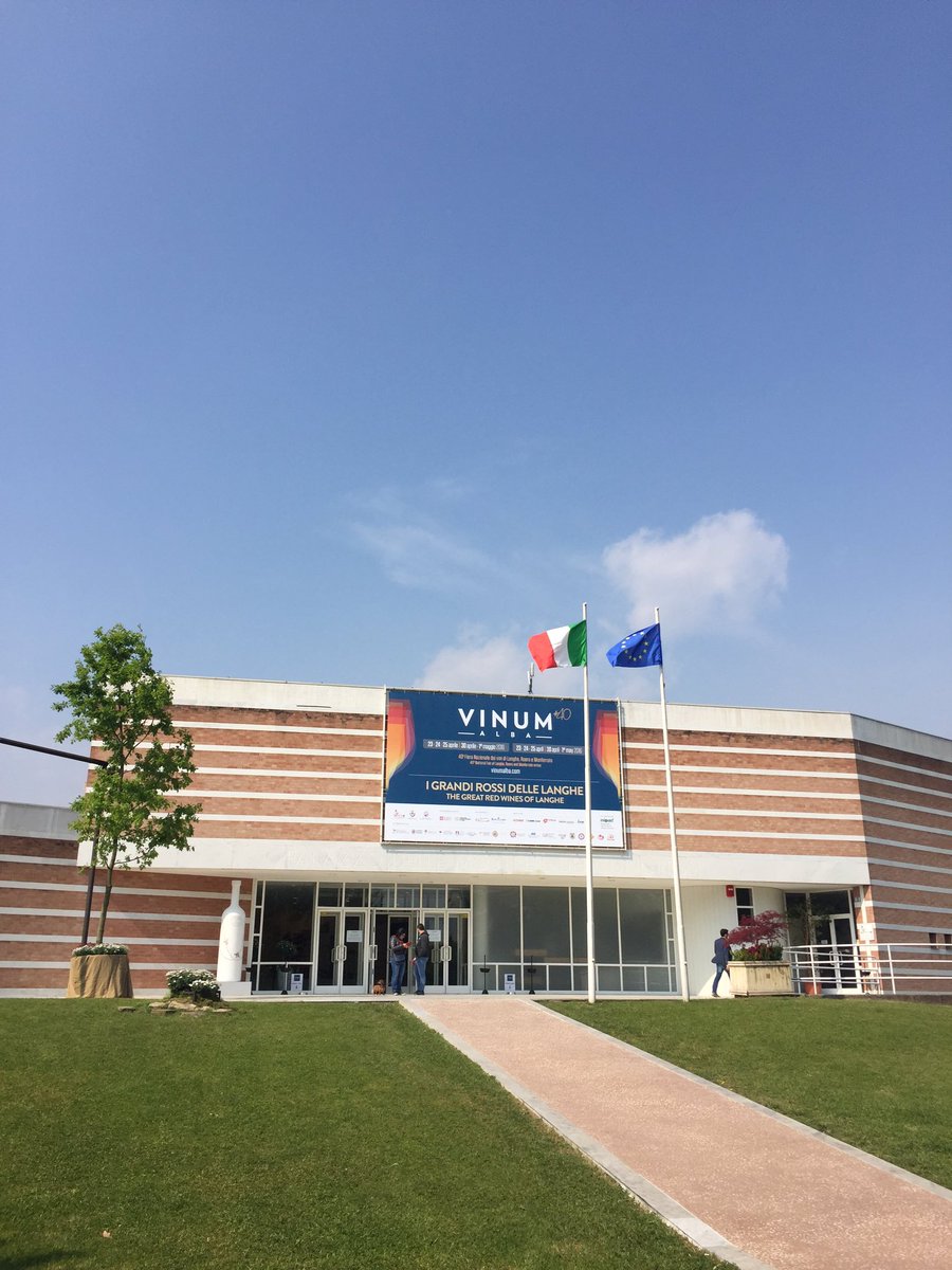 Cominciato ufficialmente il 2º weekend di #vinumAlba! Vi aspettiamo!