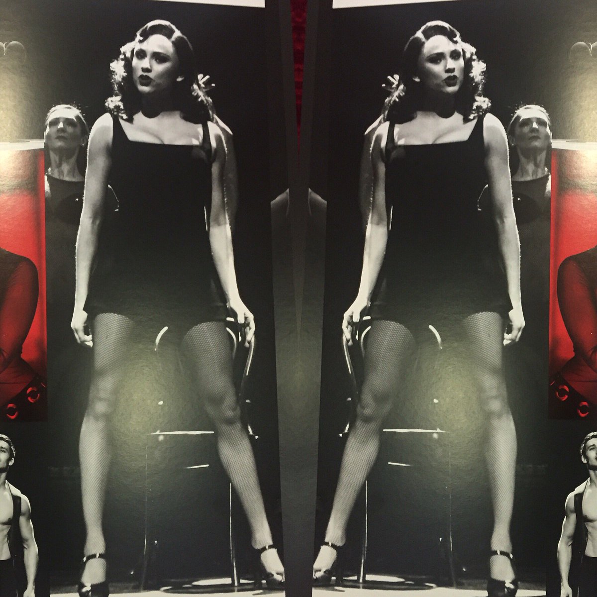 SophCarmenJones's tweet photo. The new @chicagoonstage brochure is out and I'm looking ever so confused about it π #confused #velms #Chicago https://t.co/1dlZJi4cRR