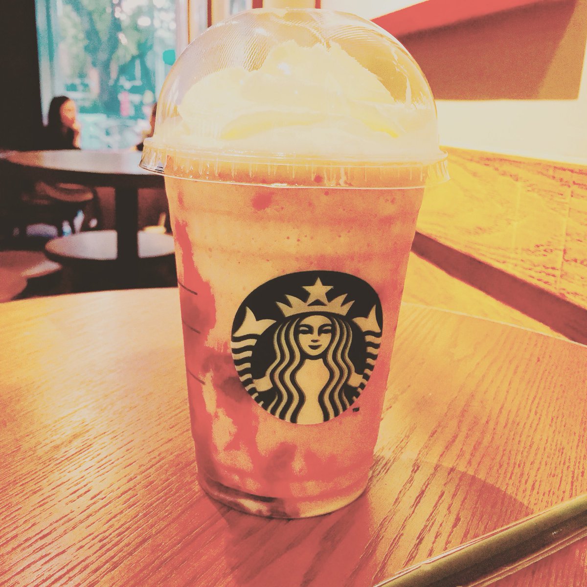 Alice02071's tweet photo. starbucks https://t.co/aNKiPv2L0h