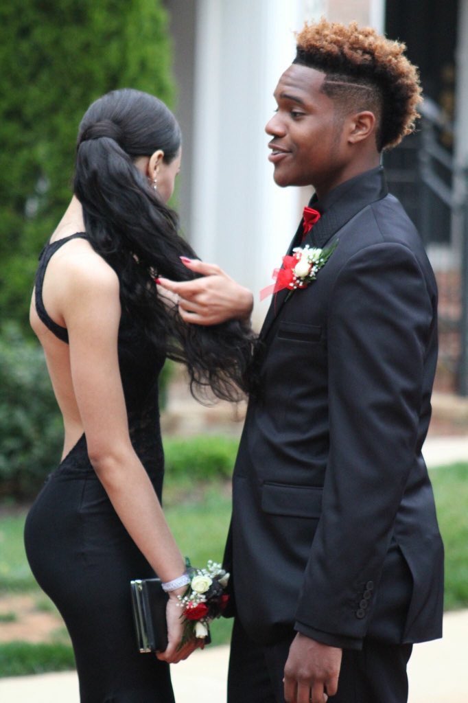 takaylaxoxo's tweet photo. Last ones #prom2k16 https://t.co/JYHXQBarS3
