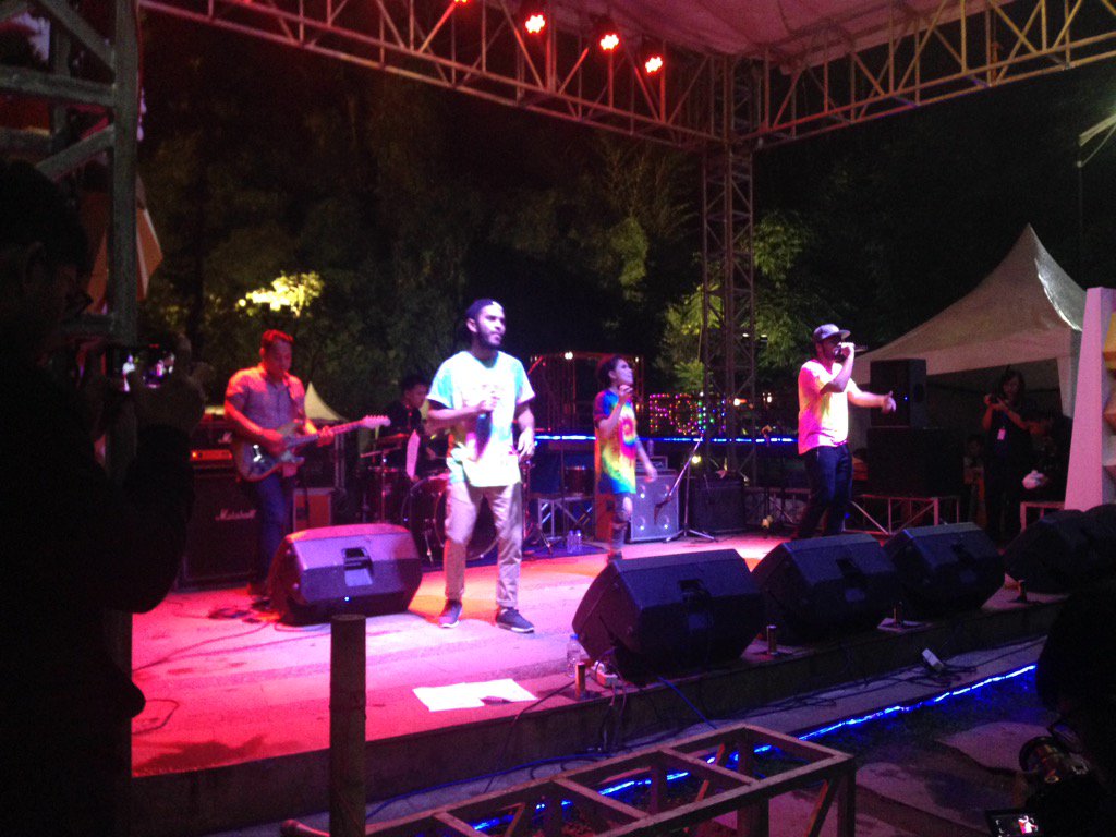 Now!
penampilan dari <a href="/musikdekat/">DEKAT</a> di Festival of Nations 2016!

#FON2016
#ChromaticEast