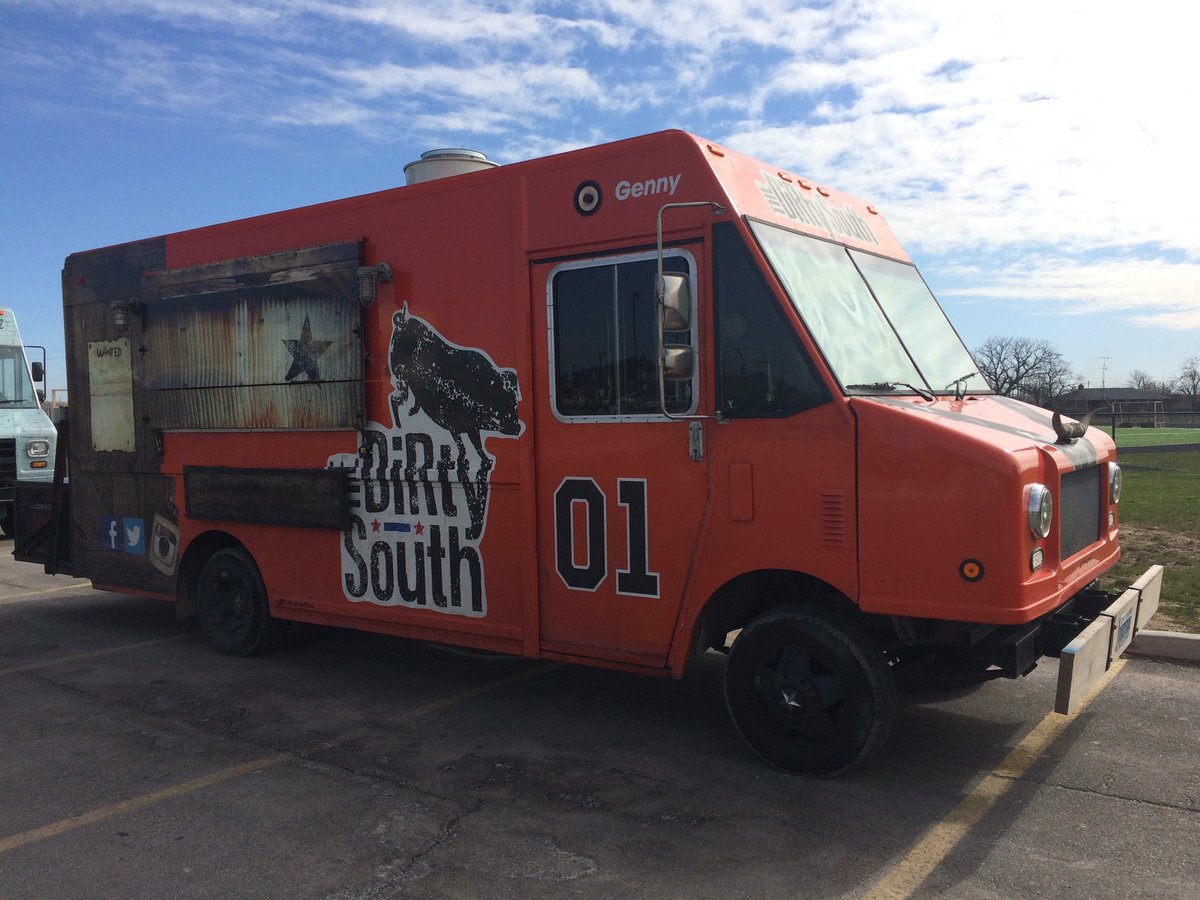 HaltonCResFair's tweet photo. Food truck @dirtysouthtruck is here!! #haltonfair2016 at @KielburgerSS https://t.co/shlVnnVPx9