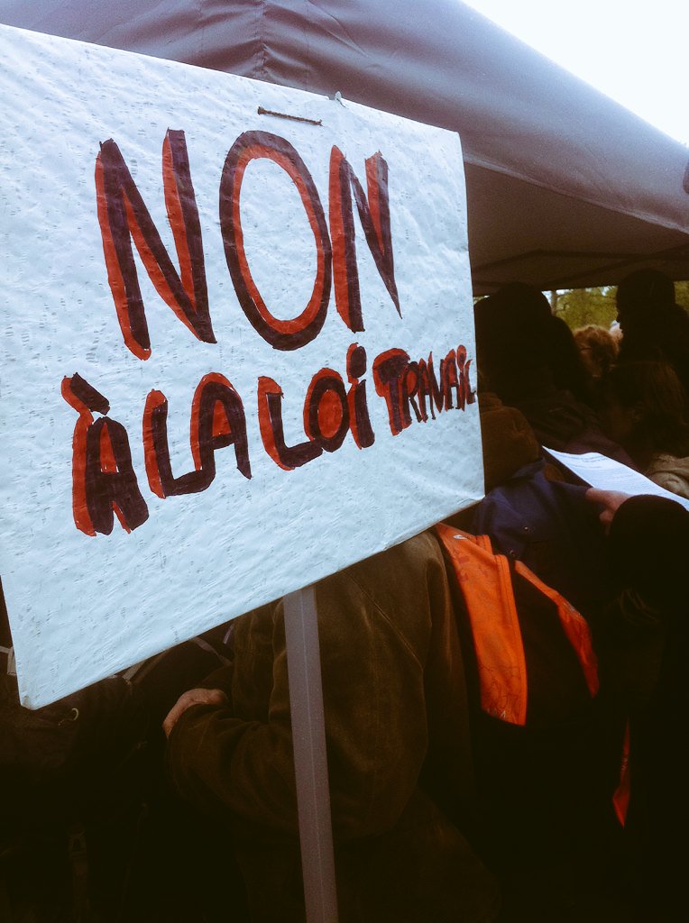 asso_libratoi's tweet photo. #loielkhomri #non #60mars #NuitDebout https://t.co/hIZ1Wwzr0K https://t.co/t8mBtJAQot