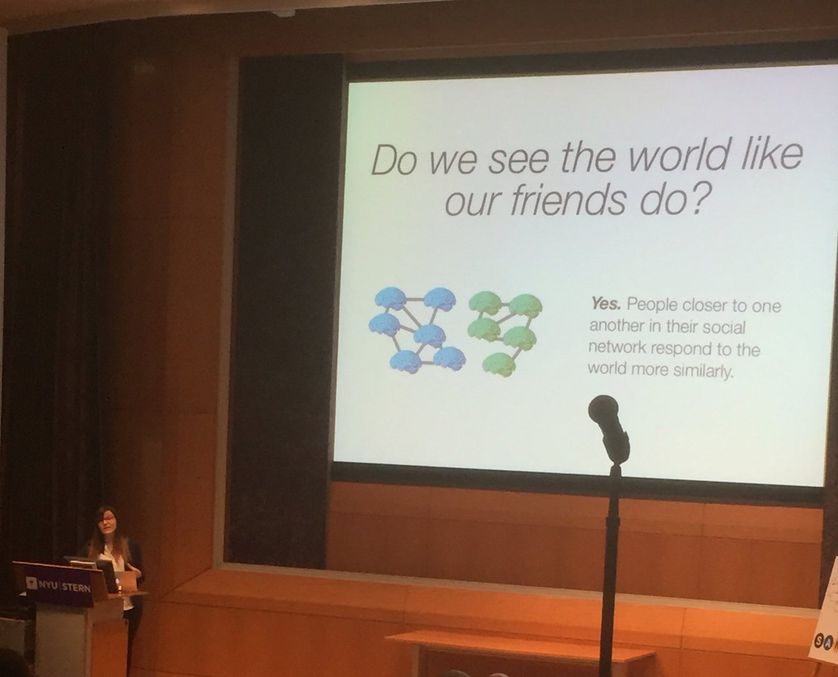 ThaliaWheatley's tweet photo. @parkinsoncm rocks #sans2016. Friends have more similar brain activity than friends-of-friends. https://t.co/A0HkJHMI31
