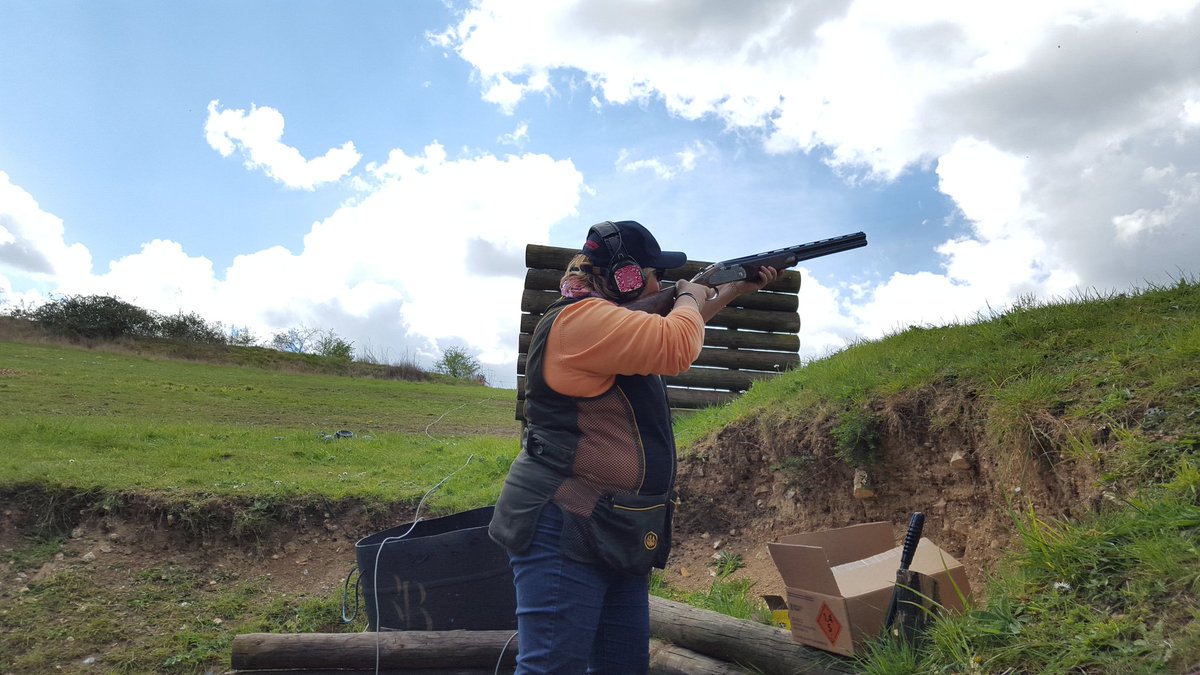 KirstyFenwick69's tweet photo. Helen Stand 6 #FFCup2016 @LydiaAtGamebore @SheWolfShoot @RoyalBerkshire https://t.co/yKKfFYhT3S
