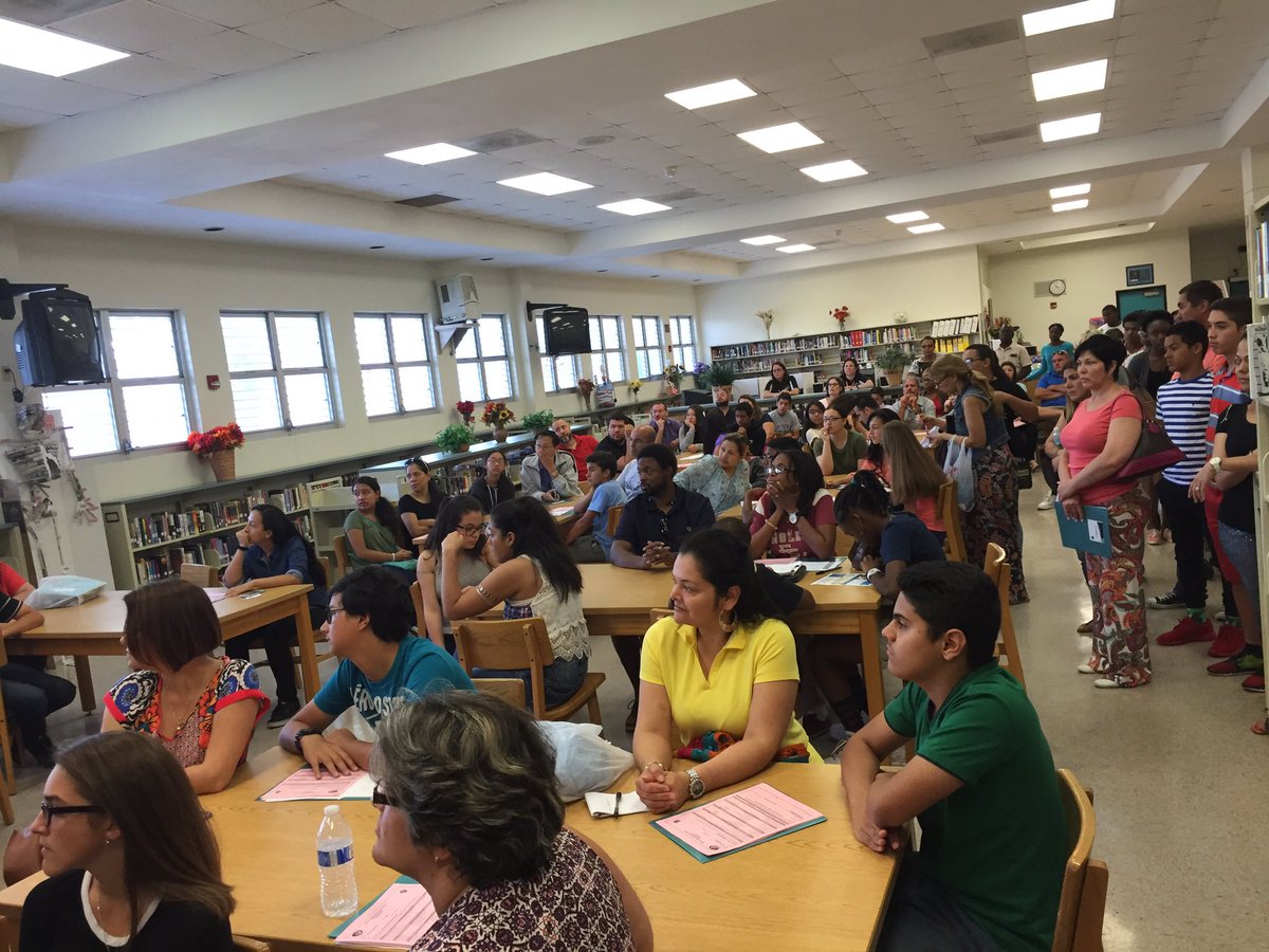 MLECJaguars's tweet photo. Standing room only at our New Student Orientation! #MLEC2020 https://t.co/OYjKFm0qqw