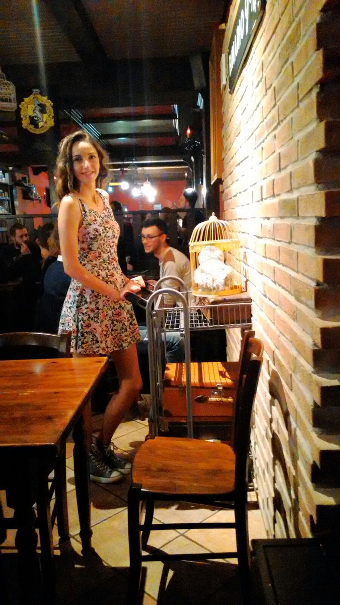 SilviaGu9's tweet photo. In partenza per Hogwarts! #binario9e3/4 https://t.co/61XIYlw5qh