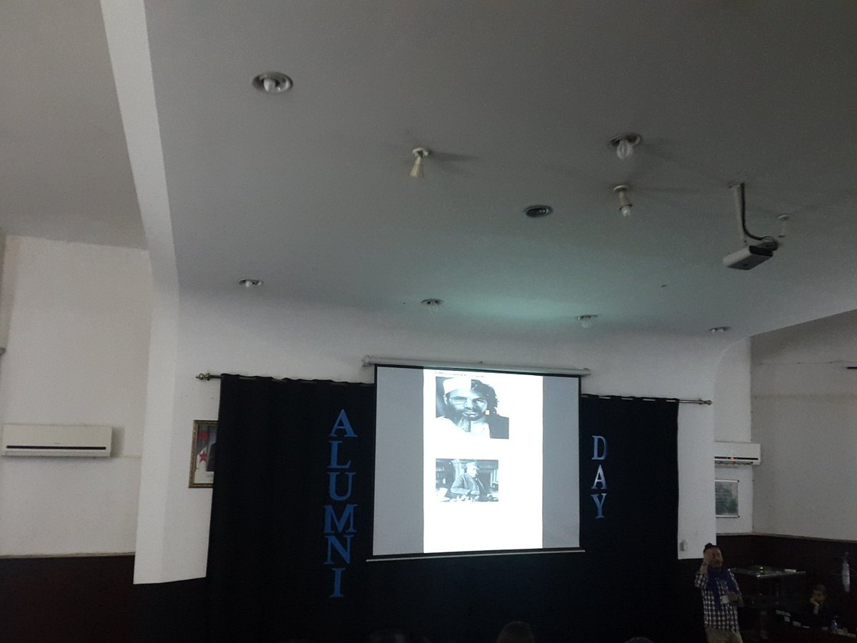 CAPENP's tweet photo. "Le journalisme est un métier trop sérieux pour le laisser aux journalistes" - S. KOUDIL #AlumniDay #Whatsnext https://t.co/r46GEmaUZj