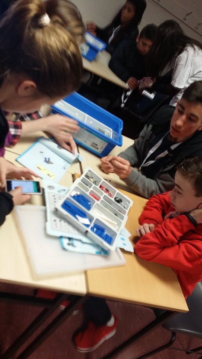 Learnit_Ireland's tweet photo. Awesome working going on today with @LearnStorm2016 @lifetimelabcork @WeAreExcited https://t.co/lpvKx8QRWM