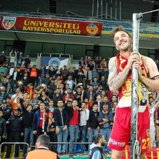 LiseliKs's tweet photo. Beşiktaş - KAYSERİSPOR 
Yer:Vodafone Arena 
Saat: 19:00
#SaldırKayserispor #Liseks #Üniks #Kayserispor https://t.co/5ljcJBeI3w