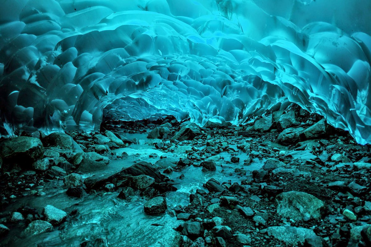 holidaysdream1's tweet photo. Mendenhall Ice Caves, #Alaska. Just incredible. https://t.co/NEoM44SxSl
