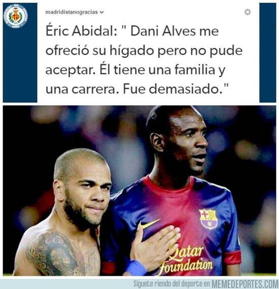 memedeportes's tweet photo. Y luego dicen que Alves es mala persona...  https://t.co/WsR04sqpB8 https://t.co/vnLlzbKlgc