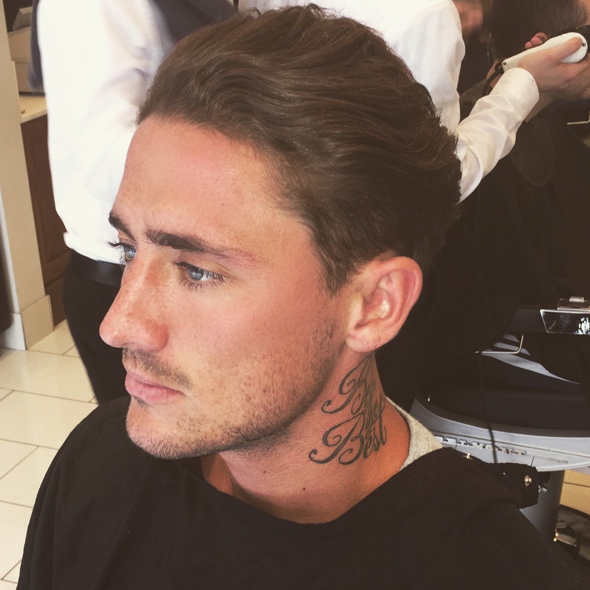 stephen__bear's tweet photo. Love my new trim from @MitchellsIG9 ✂️ #freshsaturdays 💕 https://t.co/hOPouvwKb2