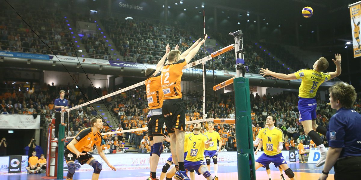 BRVolleys's tweet photo. #Meisterschaft zum Geburtstag?! Das würde #Serniotti schmecken. Unser Coach über #Finale3: https://t.co/gee4qHSys9 https://t.co/W5Nh5sPuy6