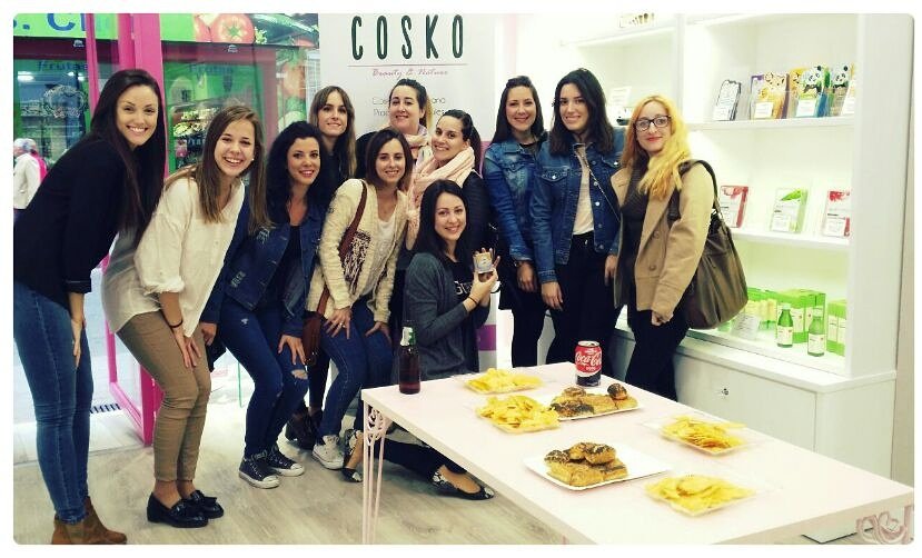 CosKoBN's tweet photo. ¡Qué inauguración más dulce en #CosKoBN! 
#cosko #cosmeticanatural #cosmeticacoreana #Murcia #crueltyfreemakeup https://t.co/P7bZMIOhaS