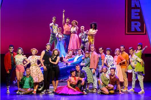 GreaseDeMusical's tweet photo. Vanavond speelt de cast de allerlaatste voorstelling van #greasedemusical ! Wat is jouw mooiste herinnering? https://t.co/RI0GLCaKHq