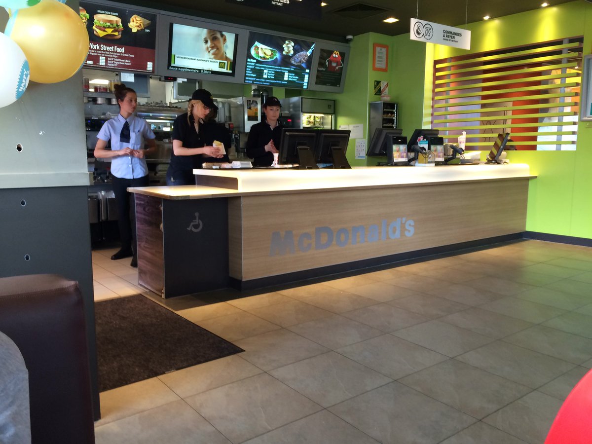 ADFmaster's tweet photo. Chez #macdonald ils foutent plus rien https://t.co/cpz61JYmBJ