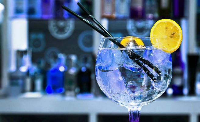 Este puente, disfruta con nosotros, y vive la noche empezando en DVINOS 2.0 con unas copitas en la mejor compañía...