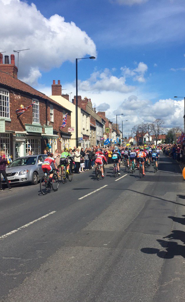 #TourdeYorkshire through Tickhill just now, was ledge 👏🏻👏🏻👏🏻👏🏻👏🏻