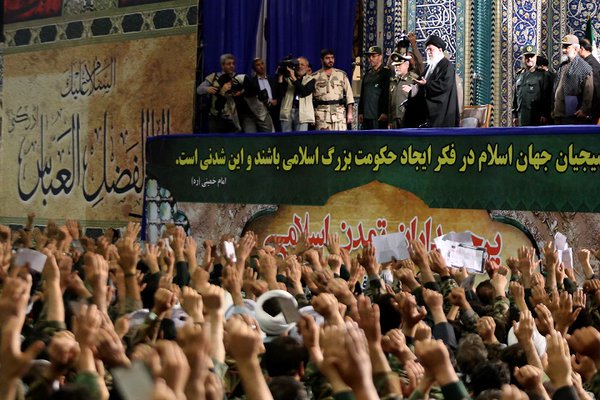 #Iran'ian regime encouraging #children to fight in #Syria: 'I am wearing my martyrdom shroud'bit.ly/24oKVZ4
