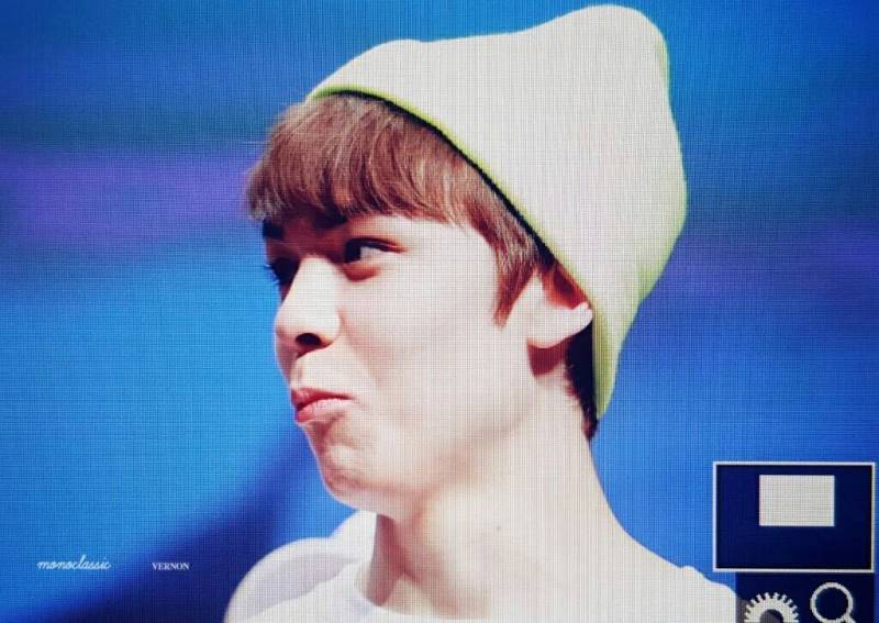 vernon_17s's tweet photo. [PREVIEW] 160430 Seventeen on Hapjeong fansign #버논 #세븐틴 

Cr: monoclassic https://t.co/2WxX7ToCZZ