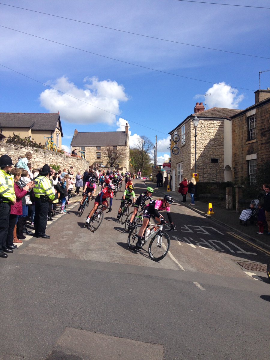 Great atmosphere around <a href="/TDYConisbrough/">TDY Conisbrough</a> <a href="/TDYdoncaster/">TDY Doncaster 2016</a> this morning for women's race