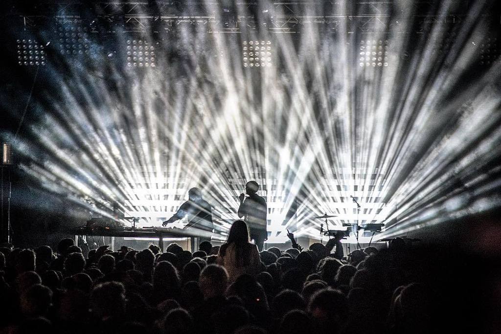 peterlnielsen's tweet photo. From the archives:
RANGLEKLODS

#rangleklods #live #electro #electronica #band #stage #lig… https://t.co/pc5zUu5LaD https://t.co/KDJqre3SUw