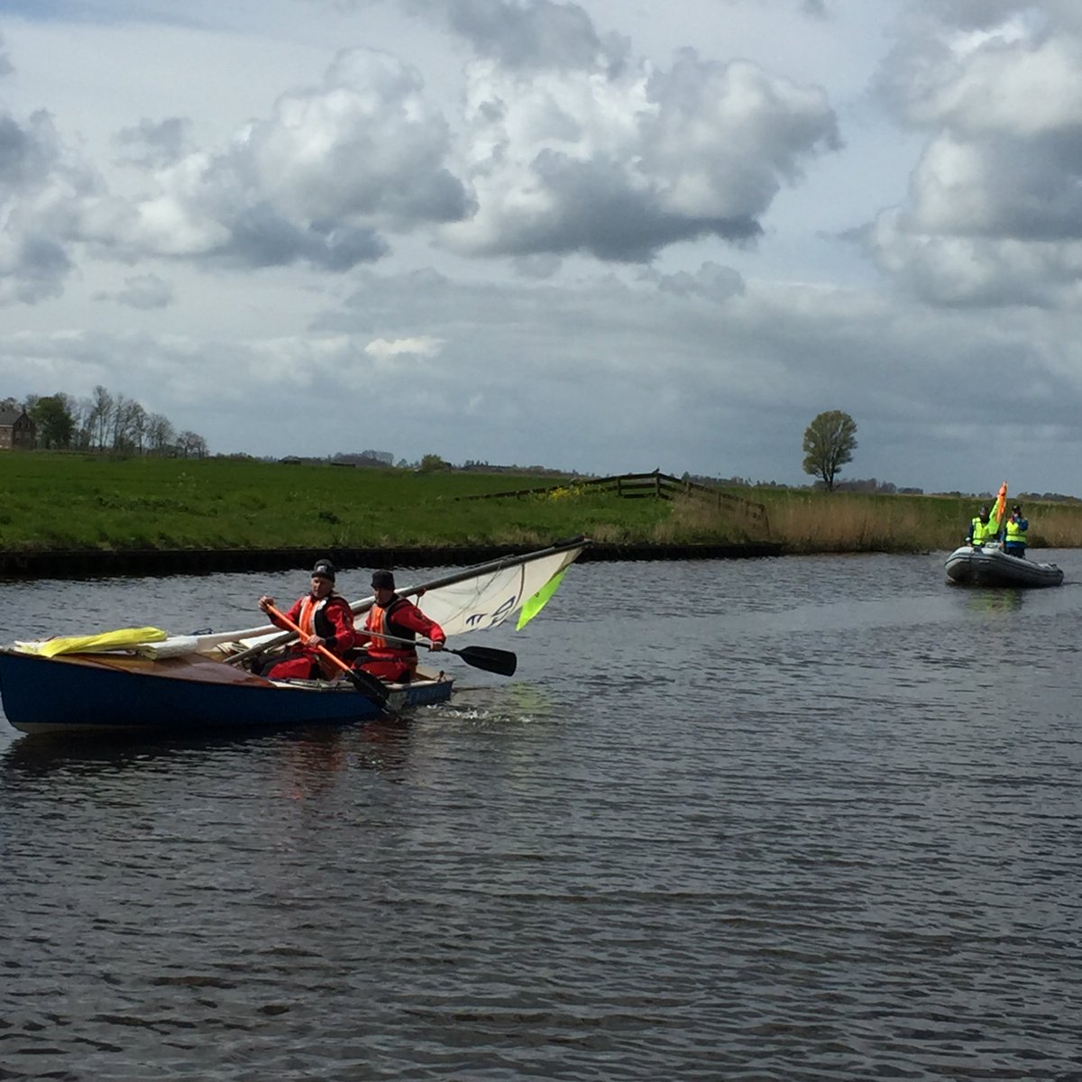 bubrands's tweet photo. #briorace 2016, eerste boot FD heeft de vaste brug in IJlst gepasseerd https://t.co/65X9WmFX09