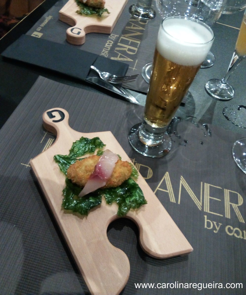 Caro_Regueira's tweet photo. Es #vienes, día de @estrellagalicia.Descubre cómo maridarla en #LlegandoAPuerto @MasGranera https://t.co/roQCeoyapv https://t.co/yCovlxGD9H