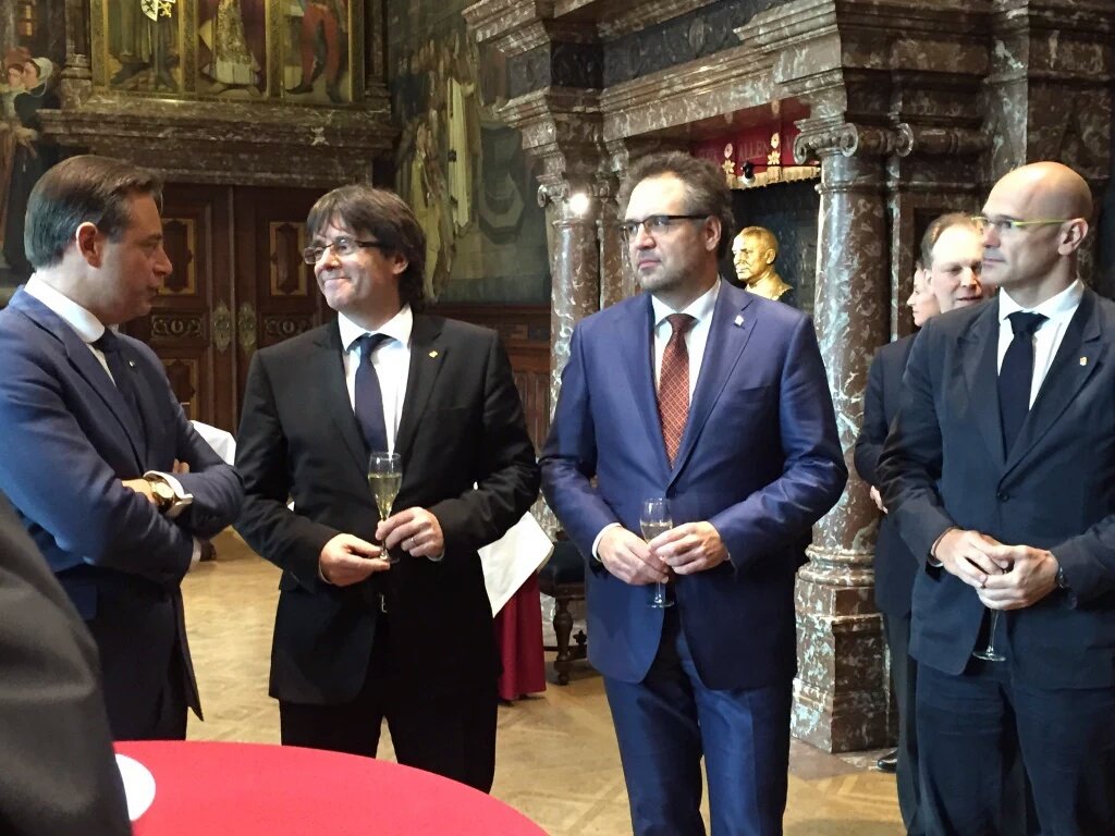 Catalan Government On Twitter Mayor Of Antwerp Bart De Wever Receives Krls Puigdemont On The First Day Of The President S Vist To Flanders