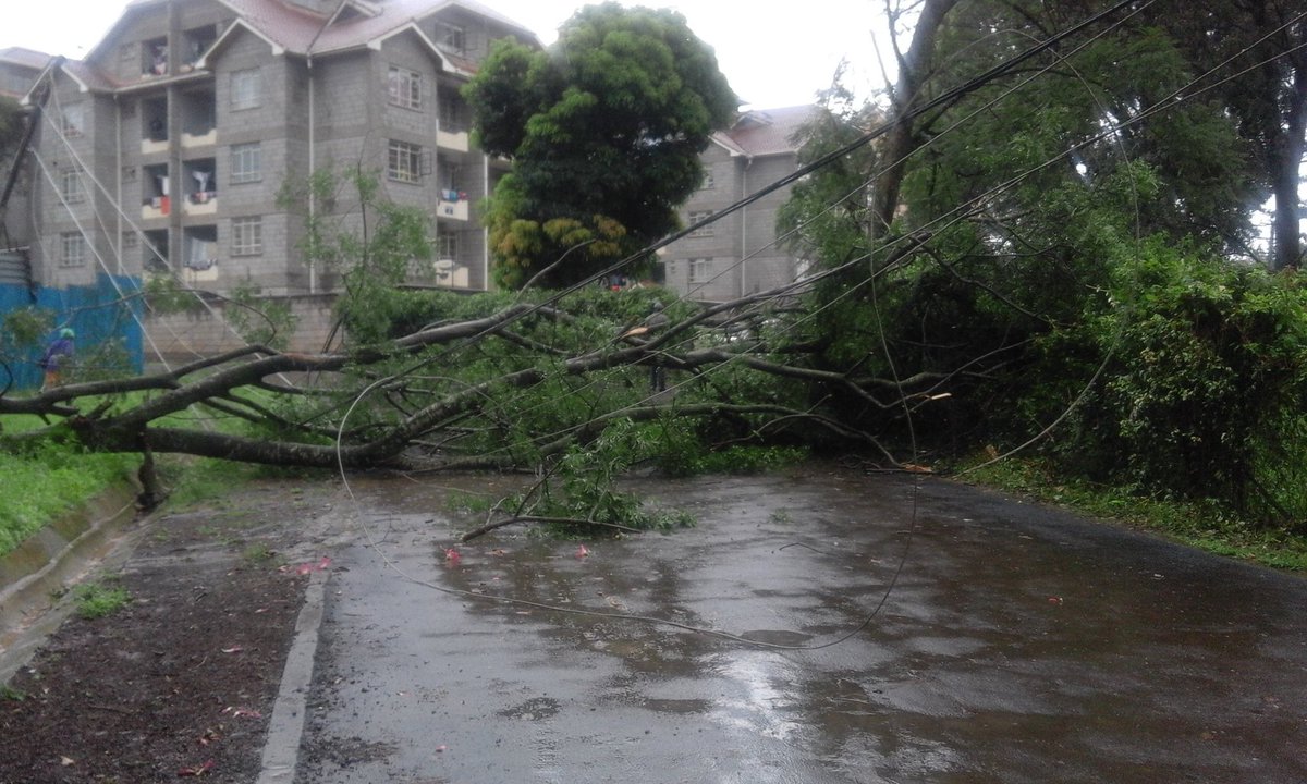 So_Jo1's tweet photo. Outside my apartment today!! Electric cable down too! #NairobiFloods @hughierose @BBCAfrica @AdassaMwangi https://t.co/OPfuFOkrib
