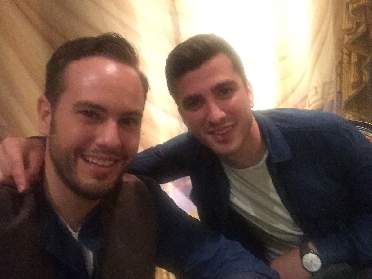 jorgeblass's tweet photo. Ayer estuvo en @teatroolympia el gran @jose_gaya y salió al escenario!! Magia para @valenciacf y @PVFACEBOOK https://t.co/xYLsVTH2RX