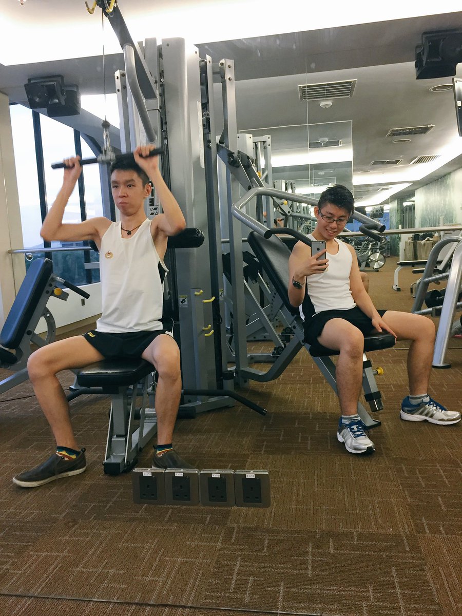 E_jxgers's tweet photo. orang gym we also gym😂😂😂😂😂#gaya #pseudoexercise https://t.co/XPTQZhQgOA