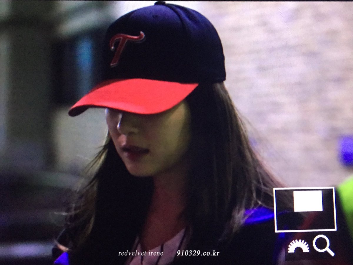 codenumber329's tweet image. 모자쓴 언니를 보긴 봐써...(눙물)