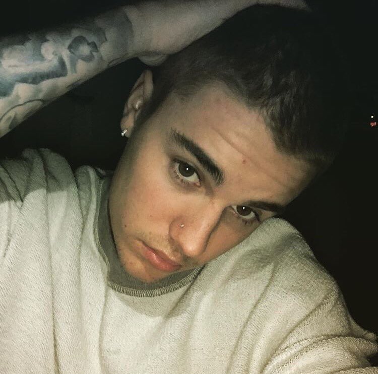英語のそーた インスタストーリーは毎日更新 Eigonosota على تويتر 坊主 は英語で He Shaved His Head ジャスティン 坊主にしたのね Shave His Head 坊主にする Shaved Head 坊主頭 イケメンは何しても似合うね Cool