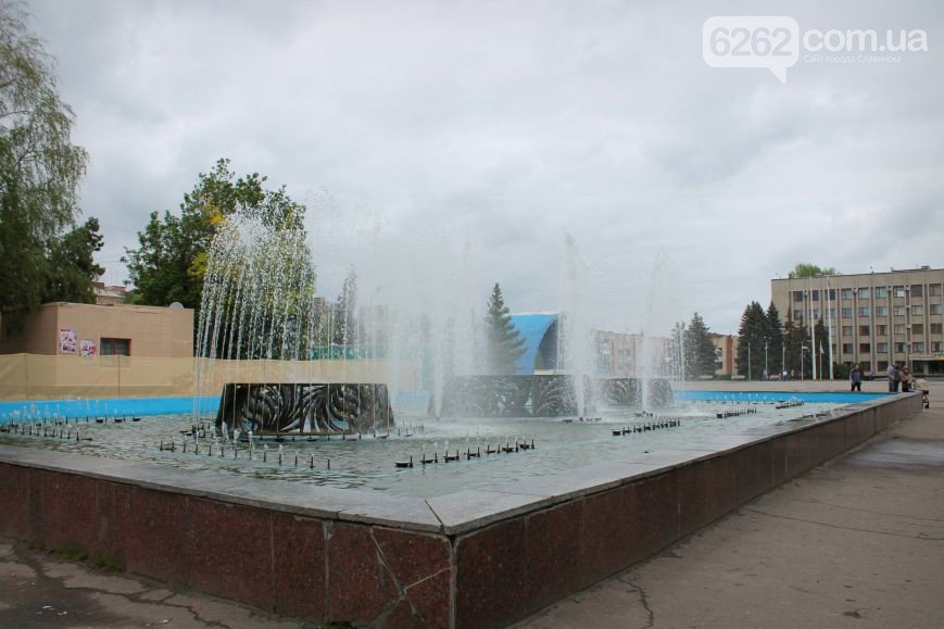 Славянск площадь