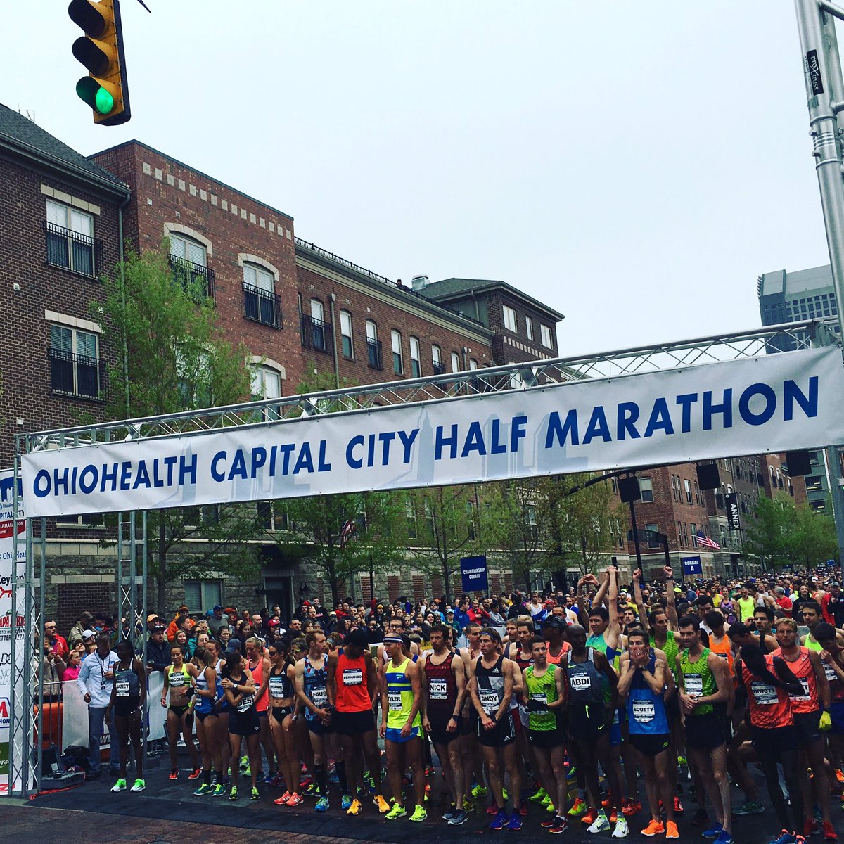 JeremyLeifel's tweet photo. Elite runners are off! @usatf @CapCityHalf @David_M3S #CapCityHalf #lifeincbus #sportsincbus @Columbus_Sports https://t.co/gEOv4Vpetv
