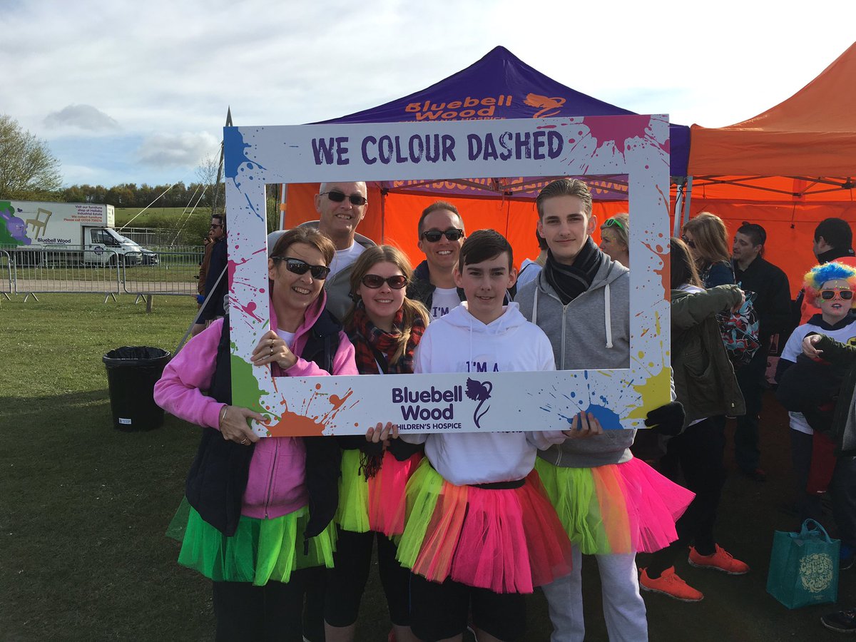 FarrarNeil's tweet photo. Team Tutu! #colourdash2016 #bluebellwoodch https://t.co/YQbtuFJmxD