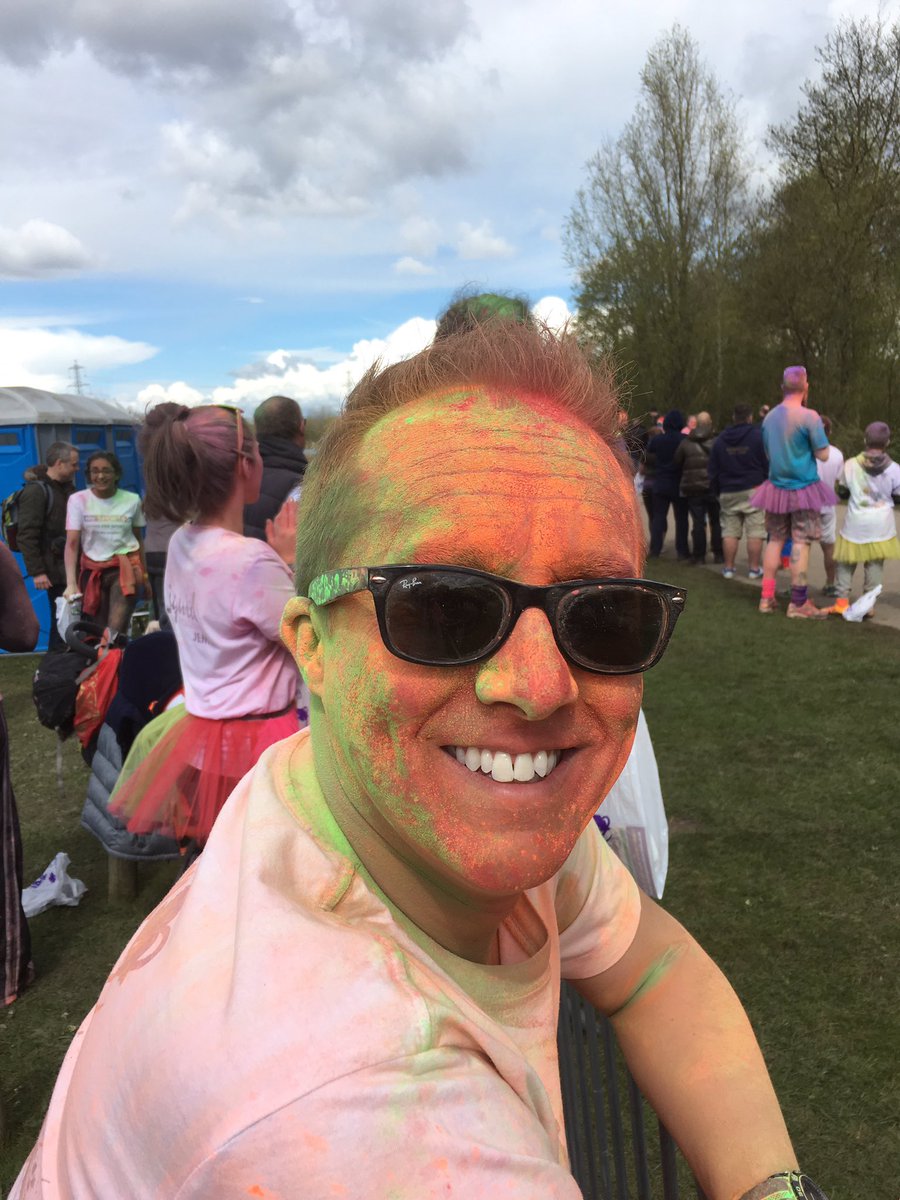FarrarNeil's tweet photo. Team Tutu! #colourdash2016 #bluebellwoodch https://t.co/YQbtuFJmxD