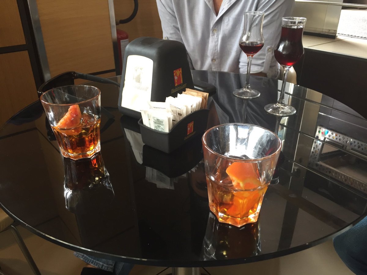 AlessioAle3379's tweet photo. #Bevuta post aperitivo @bellavista Olbia https://t.co/JRSCcPjeqI