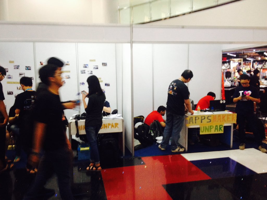 IndigoHubBdg's tweet photo. Keseruan di hari terakhir @IXPO2016 ada showcase startup, final Dota2 &amp; PES dan juga acara keren lainnya https://t.co/HHpXmd6RYb