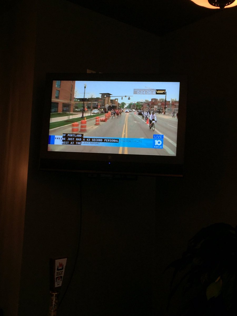 LauraCbusSports's tweet photo. So cool to see @CapCityHalf / @usatf Half Marathon Championships on @10TV #sportsincbus #CapCityHalf https://t.co/yCZA6KFipK