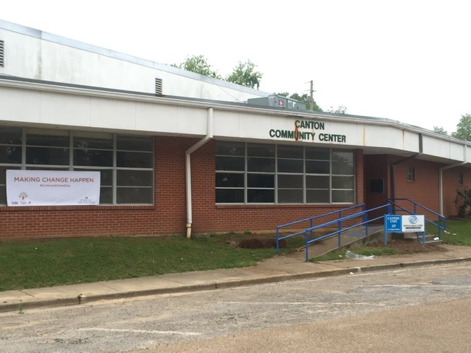 RColvinComcast's tweet photo. @ComcastSouth is about to do a Makeover at the #bgccm in #Canton.
#ComcastCaresDay volunteers making change happen! https://t.co/TgtwdleRmm