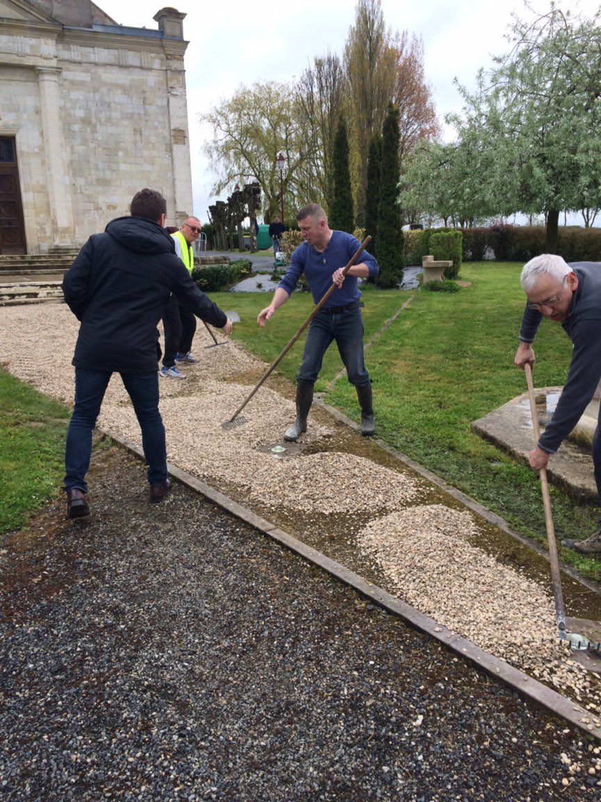 JulienDive's tweet photo. J'étais à #Joncourt ce matin, commune rurale qui appelle au bénévolat des habitants pour les travaux d'entretien. https://t.co/5Pc3yINJrK