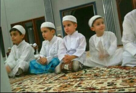 PersieAsyraf's tweet photo. Para keturunan Nabi yang masih suci,
Alhamdulillah kebersamaanya bawakan rindu di dada. https://t.co/oMDsv1frPz